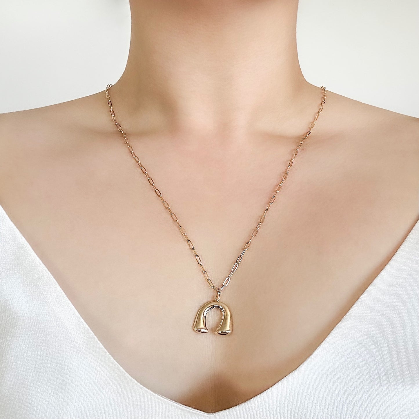 Horseshoe Long Chain Necklace