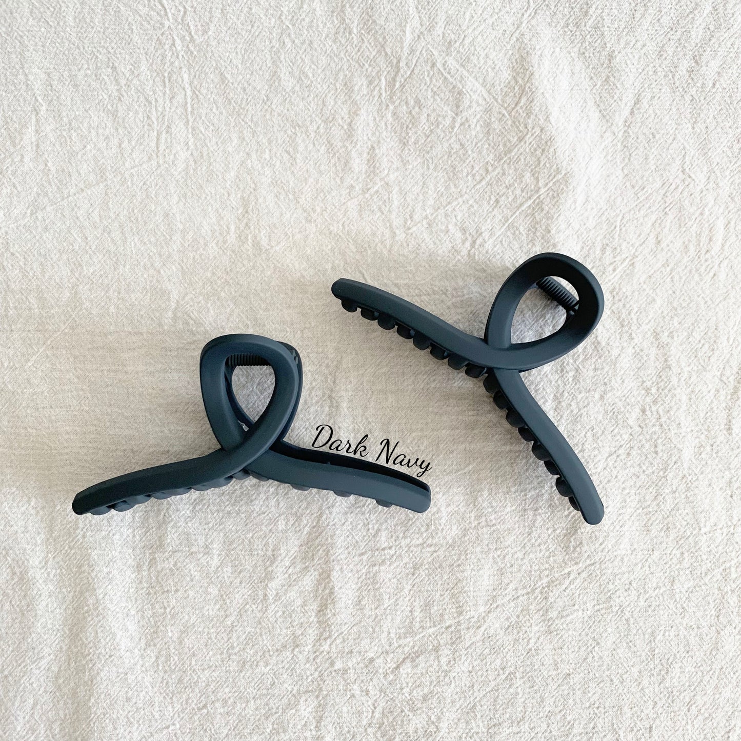 Matte Loop Claw Clip