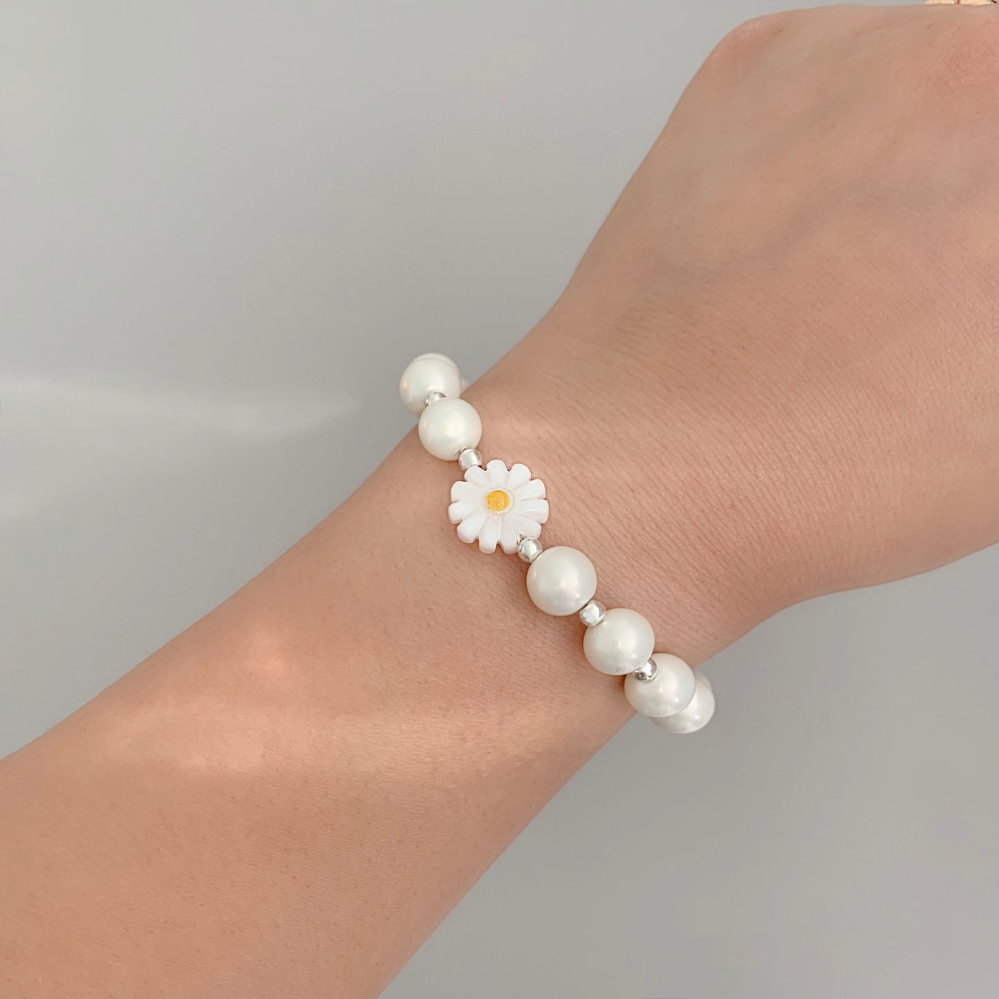 Daisy  Pearl Bracelet